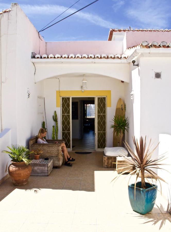 Bura Surfhouse Hostel Lagos Kültér fotó